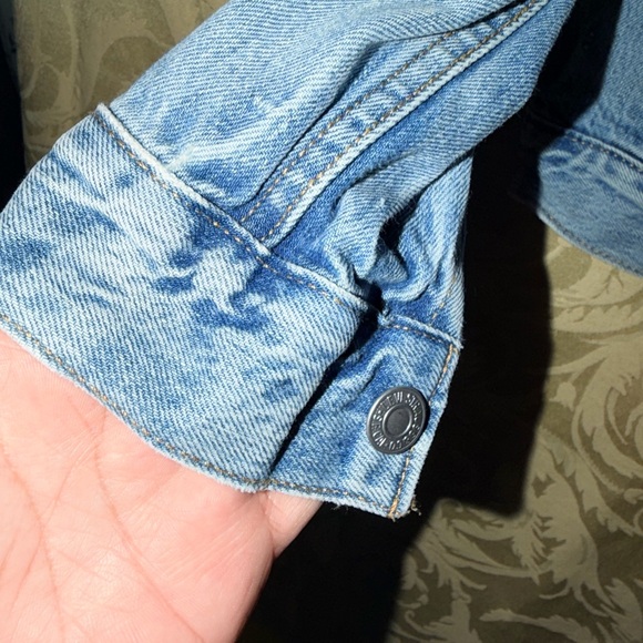 Levi's Light Blue Denim Jacket - Picture 5 of 7